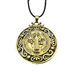 Colliers pendants 2pcs / lot - Saint-Benoît Collier rond vintage exorciste grand cercle en dentelle prêtre