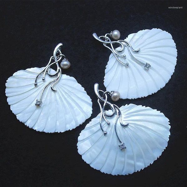 Pendentif Colliers 2pcs Naturel Blanc Nacre Pendentifs Shell Sculpture Fleur avec de l'eau douce pour les vêtements de luxe Bijoux