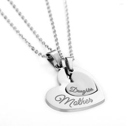 Pendentif Colliers 2pcs / Set Love Heart Mère Fille Collier En Acier Inoxydable Épissage Lettre Creuse Pour Femmes Bijoux