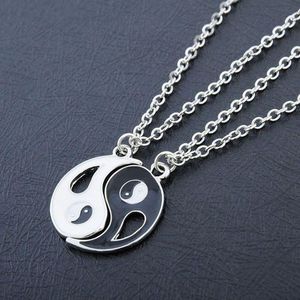 Pendentif Colliers 2 Pcs/ensemble Tai Chi Alliage Yin Yang Noir Blanc Puzzle Pièce Collier Anniversaire Bijoux Cadeau Pour Couple Ami