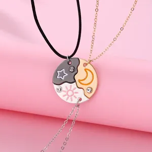 Hangende kettingen 3 pc's product modieuze en eenvoudige star moon sun drie persoon ketting hoogwaardige cirkelvormige set sieraden geschenken