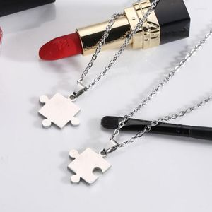 Hangende kettingen 30 stks geluk roestvrij staal liefdespaar ketting titaniumliefhebbers Europese en Amerikaanse puzzel unisex cadeau sieraden