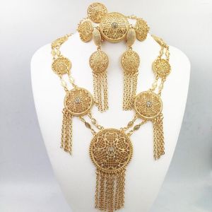 Pendentif Colliers 4sets Bijoux africains Charme Collier Boucles d'oreilles Dubai Gold Ensembles pour femmes Mariage Bracelet de mariée Bague Ensemble