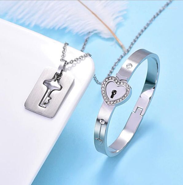 Pendentif Colliers Un Couple Ensembles de Bijoux En Acier Inoxydable Coeur Serrure Bracelet Clé Collier Amant Cadeau