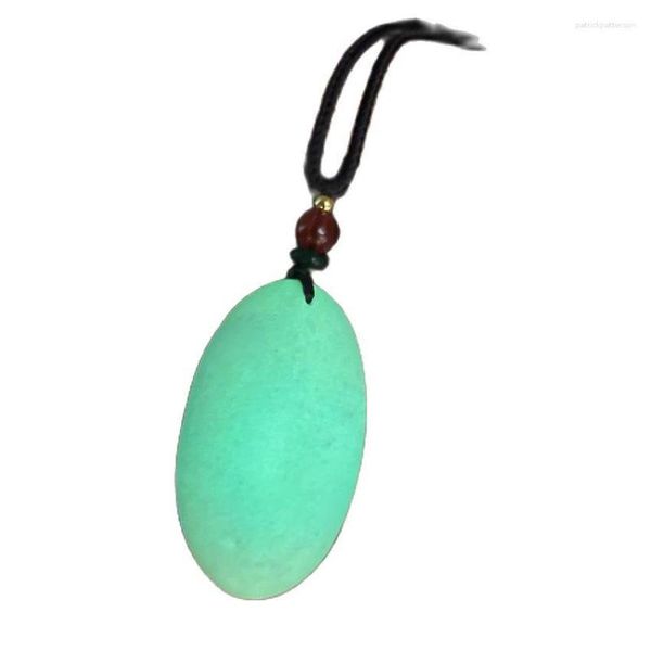 Pendentif Colliers Une pierre lumineuse naturelle Perle Original Type d'oeuf Collier fluorescent en gros