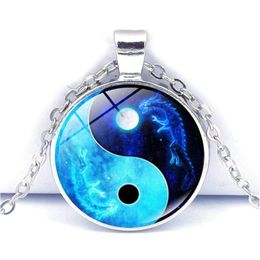 Pendentif Colliers Accessoires Dragon Moon Yin Yang Tai Chi Time Gem Collier Chaîne de pulls européens et américains