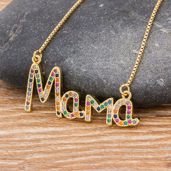 Collares pendientes AIBEF Delicate Letter Mama CZ Collar Mothers Love Rainbow Crystal Colgante Collar de joyería para mamás Día de la madre Los mejores regalos Z0324