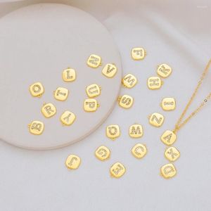 Collares colgantes ALLME Delicado 14K Chapado en oro Cobre Brillante CZ Cubic Zirconia 26 Letras Gargantillas de monedas cuadradas para regalo de mujer