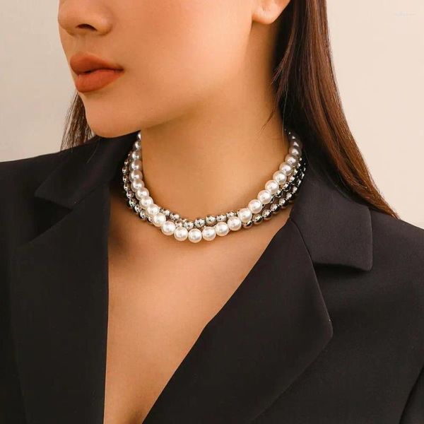 Colliers pendants American Hip-Hop Choker Elegant Multi-Inylered Faux Pearl Collier Set pour les femmes Longueur réglable Longueur Internet Neck