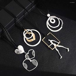 Colliers pendants Amorcome Boho Long Black Leather Collier Collier à la main Metal Heart Butterfly Pendants Pendants Women's Fashion Bijoux