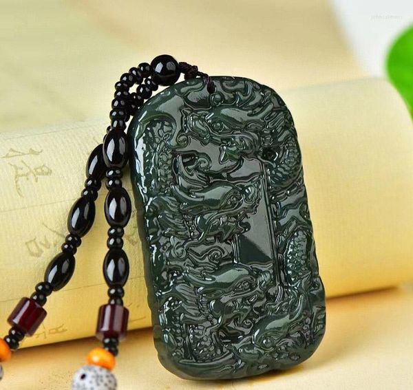 Collares colgantes Un guardián del dragón de jade nueve para hombres y mujeres Collar del zodiaco chino