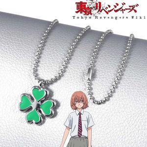 Colliers pendentifs Anime Tokyo Revengers Hinata Tachibana Four Leaf Clover Collier Pendant Colliers pour les femmes Bijoux Chuck Chuck de Fashion 240410