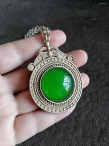 Pendentif Colliers Collection Antique Vieil Argent Incrusté Bague Émeraude Verte Collier Signe du Visage