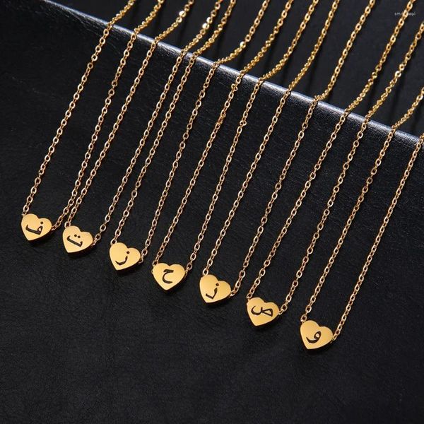Collares colgantes letras árabes mini collar de corazón acero inoxidable color de oro alfabeto árabe cadena de gargantilla joya de joyas al por mayor