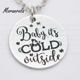 Colliers de pendentif est arrivé "bébé il fait froid dehors" Collier en cuivre Charche de trèfle