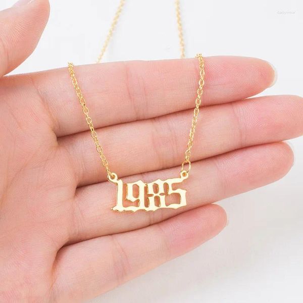 Collares colgantes Llegada 2024 Número de año de moda Color dorado Cadena larga personalizada 1980 para regalo de cumpleaños para mujeres