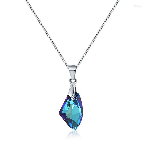 Collares colgantes BAFFIN Cristales azules de Austria Piedra elegante Galáctica vertical para mujeres Color plata Joyería diaria
