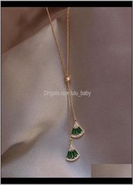 Colliers pendants Baroque Emerald Crystal Collier Womens Net Red Fashion Simple Niche Design Bijoux Highlevel Clavicle Chain3219773