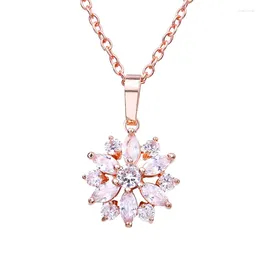 Pendentif Colliers Bettyue Marque Mode Charme Forme De Fleur Zircon Cubique Deux Couleurs Bijoux Pour Femme Cadeaux De Fête De Mariage