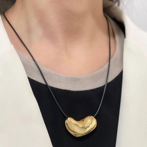 Colliers pendants Collier de cordon noir Fashion Irréguleux Metal Heart en forme de bijoux Accessoires Femmes