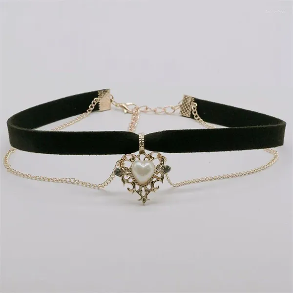 Collares colgantes de cuero negro Velvet Heart Choker Capa de joyería gótica vintage Collar barroco para mujeres