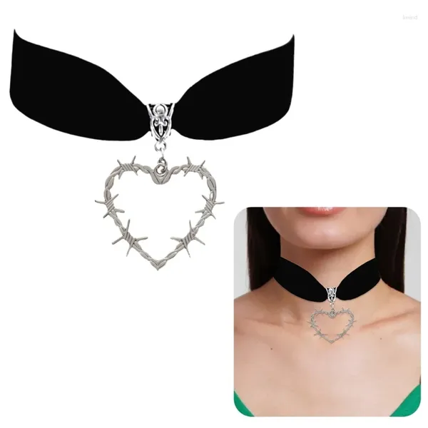 Collares colgantes Terciopelos negros Collar de alambre de hierro en forma de corazón Cadena de collar simple y elegante Joyería de aniversario de boda Mujeres Dropship