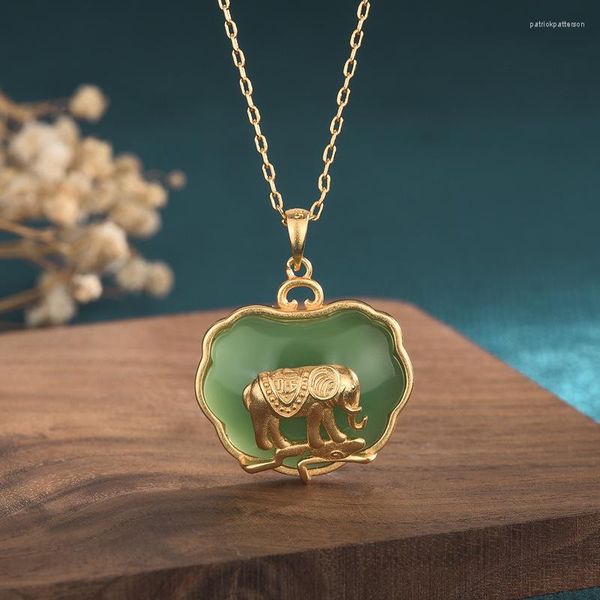 Pendentif Colliers BOEYCJR Rétro Ethnique Éléphant Pierre Collier Bijoux Faits À La Main Vintage Chanceux Texte Chinois Pour Les Femmes