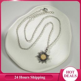 Pendentif Colliers Bohème Soleil Lune Collier Ras Du Cou Étoile Pierre De Lune Clavicule Chaîne Rétro Simple Boho Fête Bijoux Cadeau Hommes Couple 230831