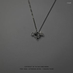 Colliers de pendentif ennuyé le petit diable avec un cœur brillant! Le foret brillant moyen peut secouer! Collier