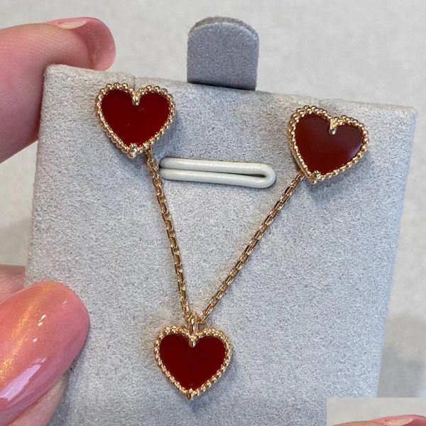 Colliers pendants marque Luxury Love Heart Designer Sweet Red Hearts 18K Rose Gol Nice Collier Boucles d'oreilles Bracelets Bijoux Gift Drop Dhxu5