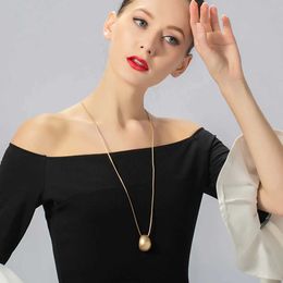 Colliers de pendentif Bugalaty 2023 Nouvel alliage Alliage Pendre simple Chaîne de pull à longue chaîne Collier pour femmes bijoux féminins Q240525