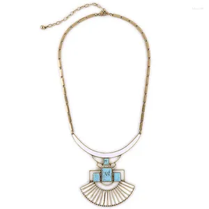 Pendentif Colliers Prix en vrac Unique Fine Gems Collier de style chinois Fan Design Creux Blue Stone Vente de bijoux pour femmes