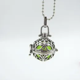 Pendentif Colliers Papillon et coeurs Belle cage de médaillon de peigne avec 16mm Baby Bell Chime Ball Harmony Grossesse Souhaitant Collier