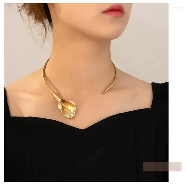 Collares colgantes Calla Lily Collar Francés Elegante Moda Intelectual Conmutaciones Estilo Joker