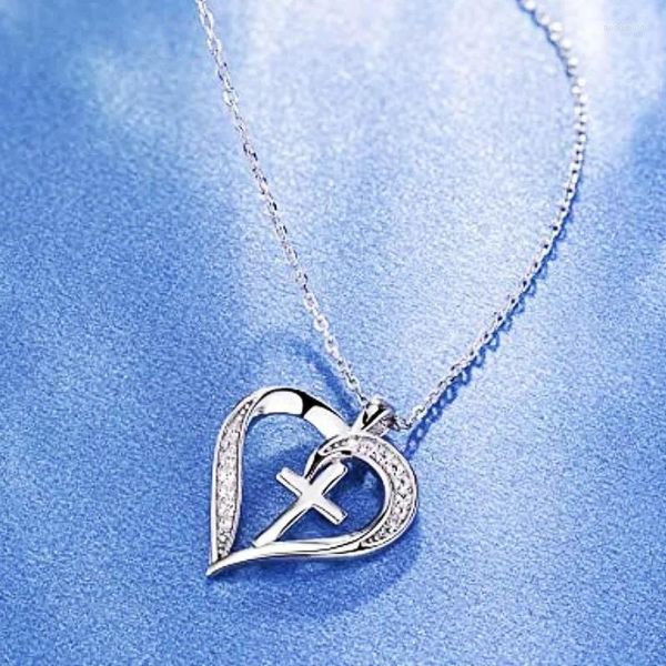 Pendentif Colliers CAOSHI Simple Mode Coeur Forme Collier Croix Conception Bijoux Pour Femmes Argent Couleur Éblouissante Zircone Cadeau Élégant