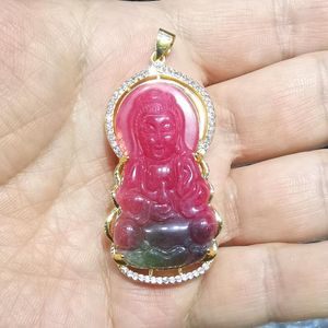 Hangende kettingen charm 60x30mm gesneden Kwan yin aardbeiengroene jade steen ingelegde strass amulet boeddhistische sieraden 1 stks