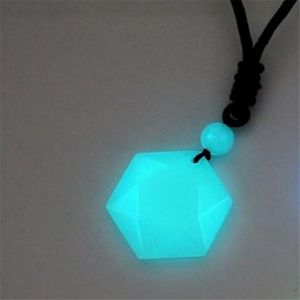 Collares colgantes Encantos que brillan en la oscuridad Piedra natural Hexagrama Collar Estrella de la suerte Luminoso Mujeres Hombres Pareja Joyería