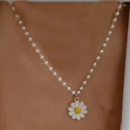 Colliers pendants Chauer bijoux de mode mignon petite marguerite collier simulation chaîne de perles chrysanthemum clavicule femmes en gros en gros