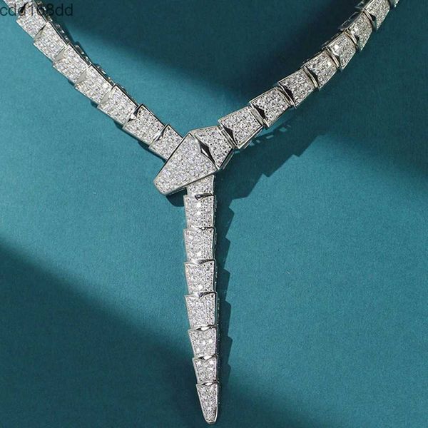Colliers pendants Chokers Classic Fashion Full Zircon Diamond Pierre large ou N Collier de tour de cou en forme de serpe
