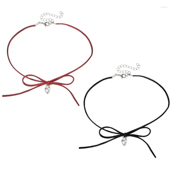 Collares colgantes Chunkys Puffys Collar de gargantilla de corazón Elegante Terciopelo negro / rojo Bowknots Cadena de clavícula Cadenas para el cuello Adornos de joyería