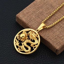 Colliers pendents Style chinois classique exquis exquis Hollow Propice Dragon Signet Collier Pendant pour hommes Charme Fashion Lucky Amulet Jewelry Q240525