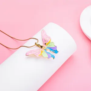 Collares colgantes Diseño clásico Collar de mariposa Exquisito Fairytopia colorido para mujer niña Joyería romántica Cosplay Regalo de fiesta