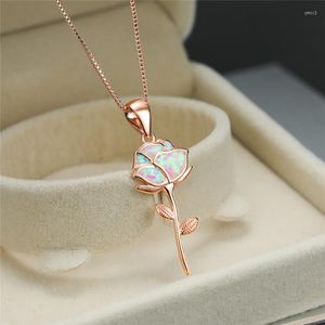 Pendentif Colliers Classique Femme Blanc Opale Collier Mignon Or Rose Couleur Chaîne À La Mode De Mariée Fleur De Mariage Pour Les Femmes