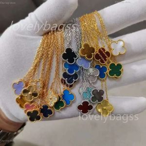 Colliers de pendentif pendentifs de trèfle à quatre feuilles hautement qualité 18k pour femmes fille valentines fashional pendant engagement bijoux-gift 997