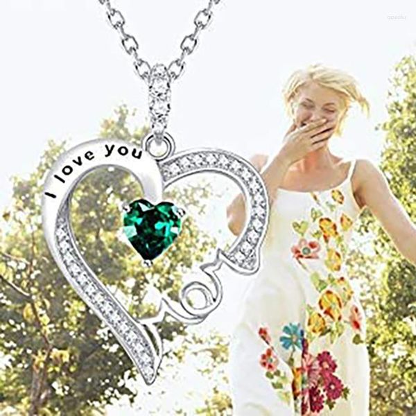 Collares colgantes Carta clásica Amor verde Collar de circón Diseño de moda vintage Collar en forma de corazón Regalo de cadena para madre y novia