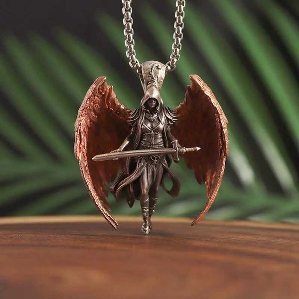 Colliers pendants Classic Mythical Wings Scarlet Wings Holy Sword Archange Michael Pendant Collier pour hommes Tendance Cycling Wear Jewelry Punk Y240420