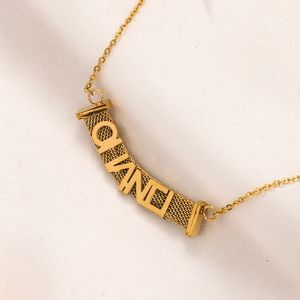 Classique femmes luxe Designer marque lettres collier ras du cou pendentif chaîne 18K plaqué or en acier inoxydable pendentifs colliers bijoux de mariage