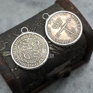 Pendentif Colliers Colonial Britain Royal Crown Cross Coin PendantPendentif