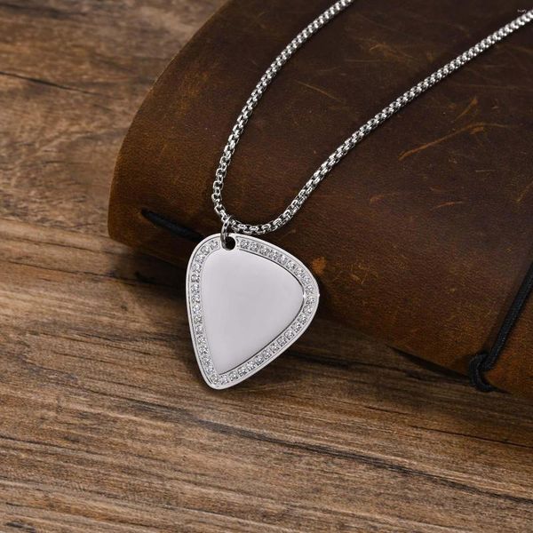 Collares colgantes Cool Fashion Guitar Pick para hombres Niños Impermeable Acero inoxidable Geométrico Triángulo Collar Incrustación CZ Piedras