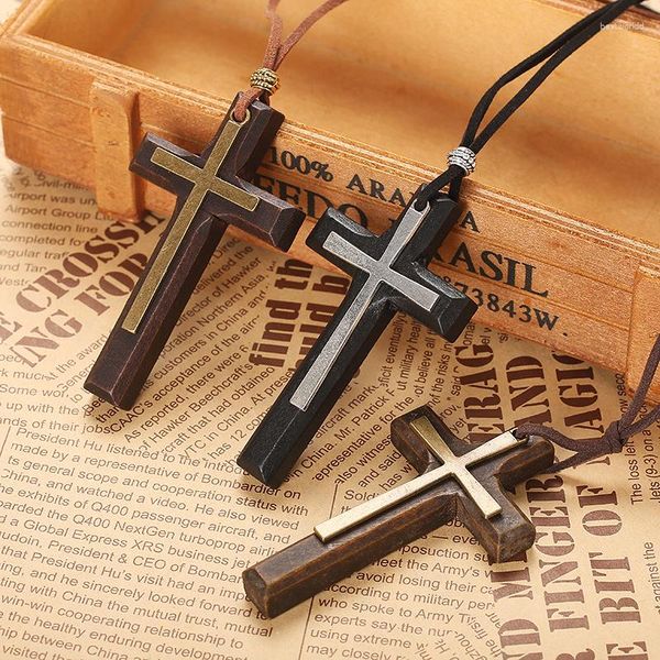 Pendentif Colliers Cool Wood Cross Collier pour hommes et femmes Double couche Vintage fait à la main avec accessoire minimaliste à longue corde